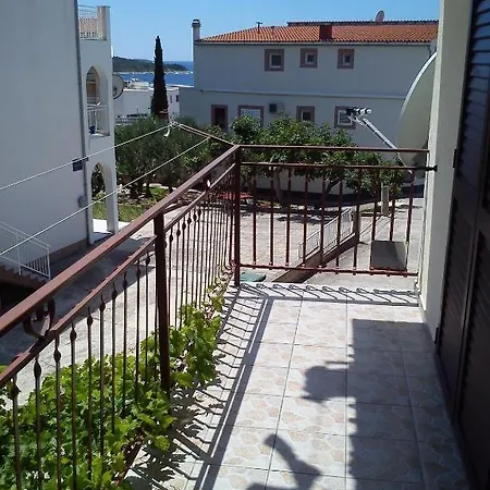 بيت ضيافة Davorka Primošten