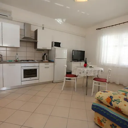 Davorka 3* Primošten