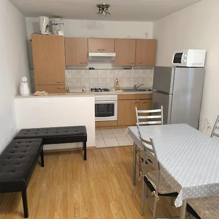 Davorka Gostinjska kuća 3*