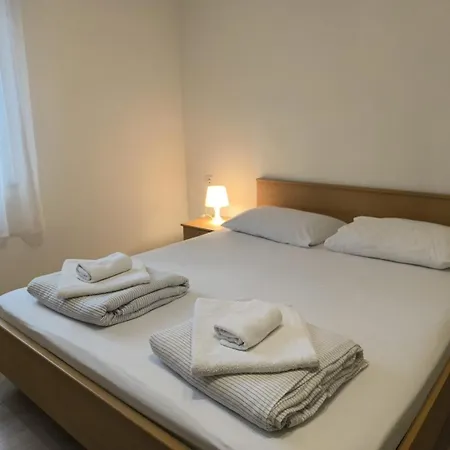 Πανσιόν Davorka 3*