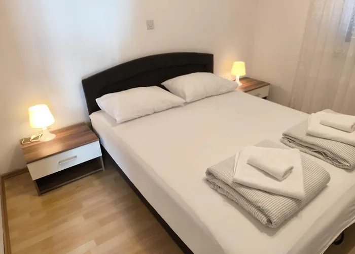 Gostinjska kuća Davorka Primosten