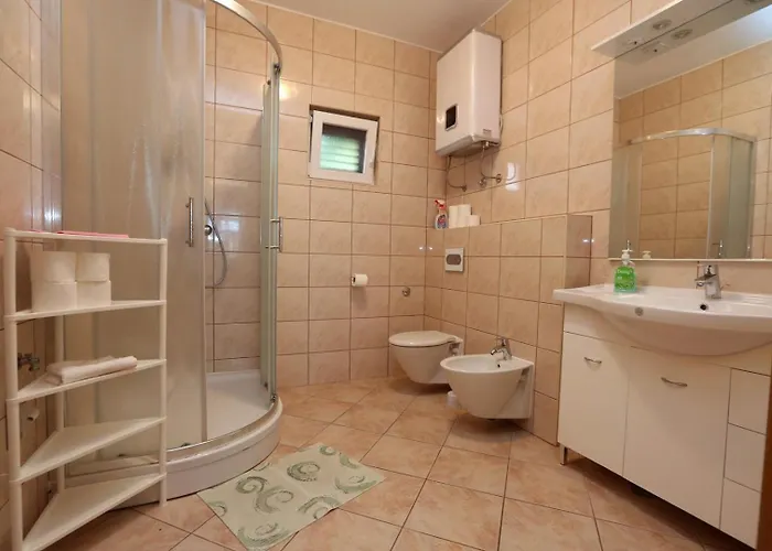 Gostinjska kuća Davorka 3*