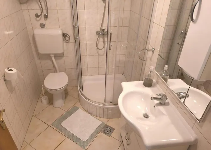 Gostinjska kuća Davorka Primosten